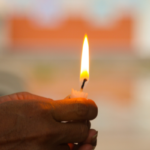 la-verdad-biblica-sobre-prender-velas-a-los-muertos